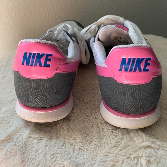 Nike Eclipse Gray and Pink shoes 👟 - Picture 2 of 8